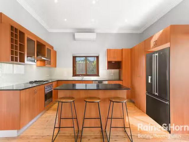 House for rent in Newborough, Victoria