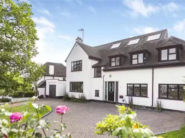 House for rent in Hadley Wood, Greater London