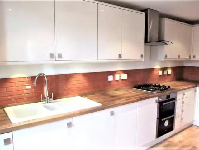 House for rent in Upton, Cat Hill