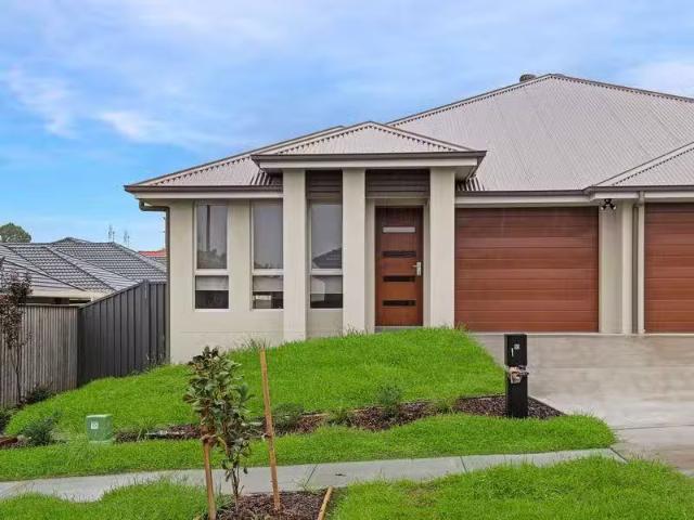 Condo for rent in Hamlyn Terrace, New South Wales