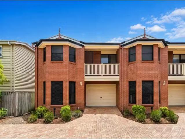 Condo for rent in Toombul, Queensland