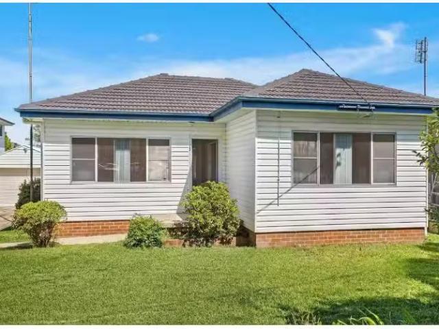 House for rent in Wollongong West, New South Wales