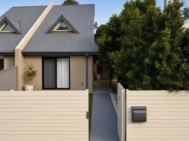 Condo for rent in Sydney, New South Wales