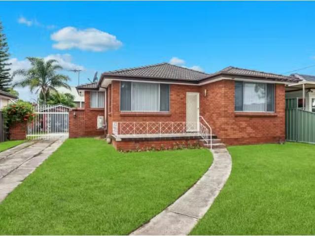 House for rent in Lurnea, Sydney