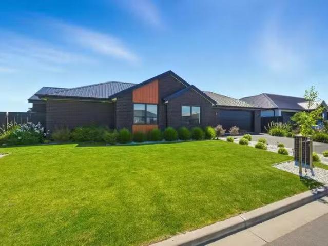 House for rent in Chaslands, Canterbury
