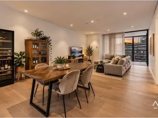 Apartment for rent in The Hungry Mile, Sydney