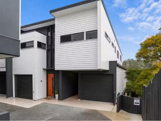 Condo for rent in Toombul, Queensland