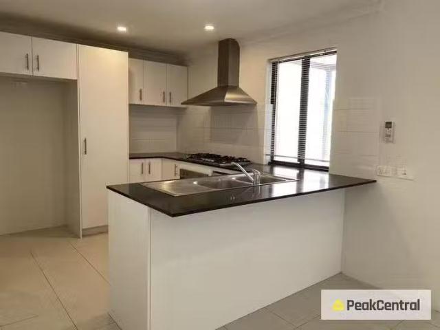 House for rent in Success, Western Australia