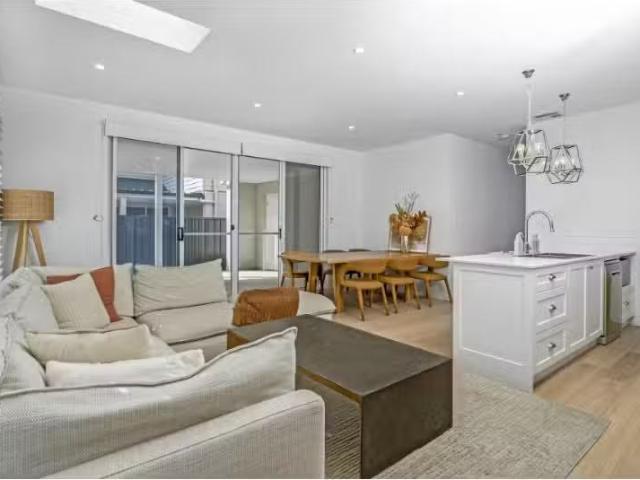 Condo for rent in Wollongong West, New South Wales