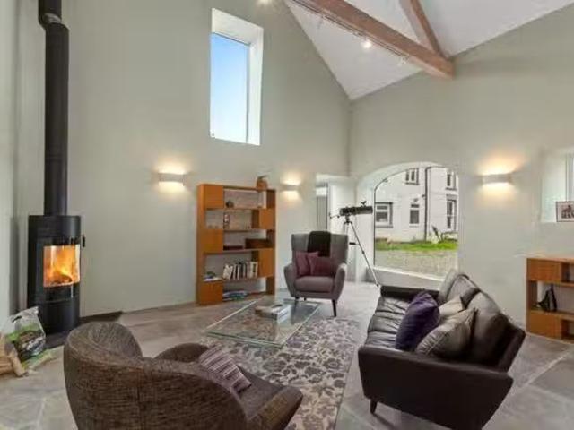 Apartment for rent in Boncath, Wales