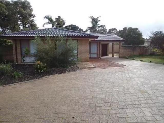House for rent in Forrestfield, Western Australia