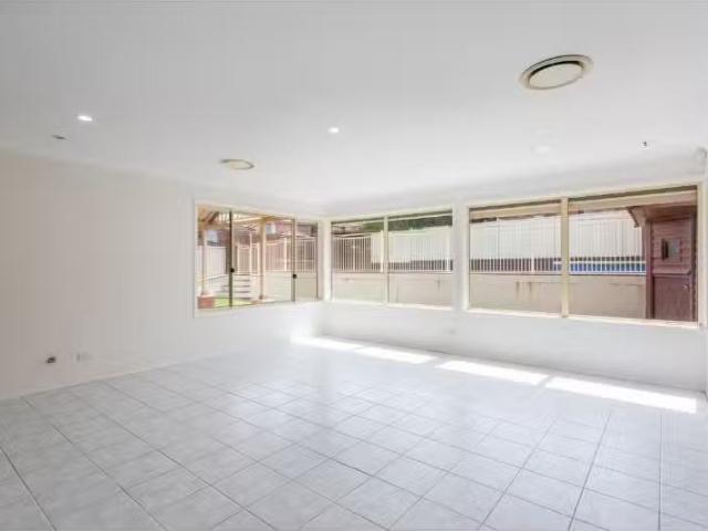 House for rent in Wyoming, New South Wales