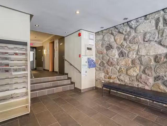 Condo for rent in Westmount, Quebec