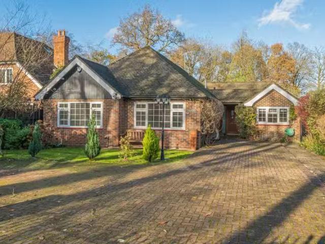 House for rent in Byfleet, Woking