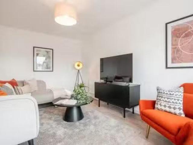 House for rent in Beaufort Park, Catbrain
