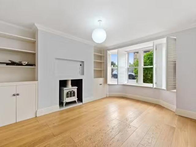 House for rent in Hatching Green, Five Acres