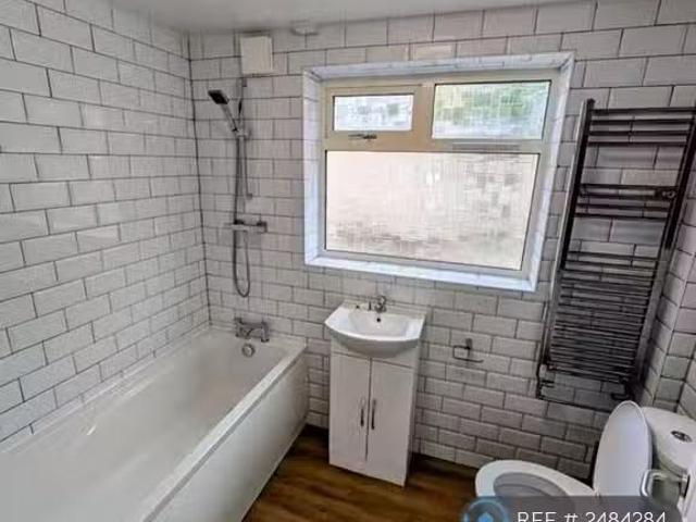 House for rent in Kingswood
