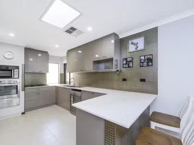 House for rent in Canning Vale, Western Australia