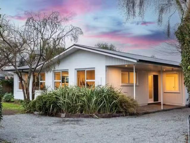 House for rent in Chaslands, Canterbury