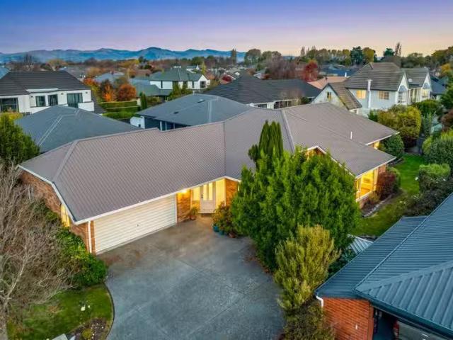House for rent in Chaslands, Canterbury