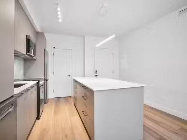 Apartment for rent in St. Leonard's, Quebec