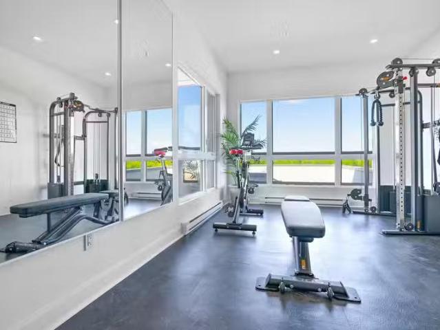 Condo for rent in Dollard-des-ormeaux, Quebec