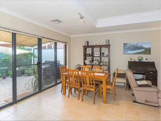 Apartment for rent in Carlisle, Western Australia