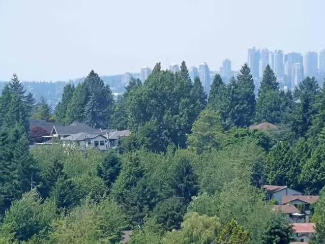 Condo for rent in Surrey, British Columbia