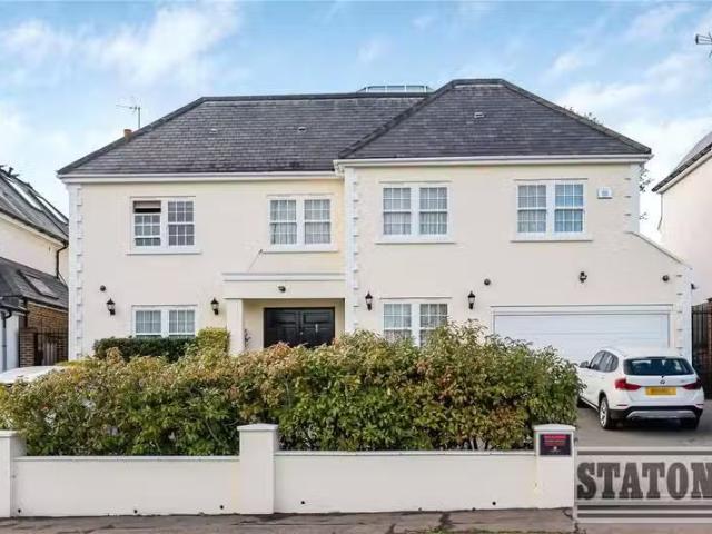 House for rent in Hadley Wood, Greater London