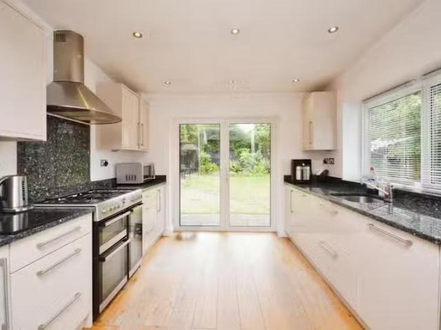 House for rent in Navestock Side, Essex