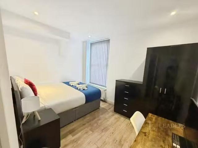 House for rent in Calderstones