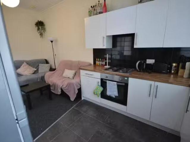House for rent in Calderstones