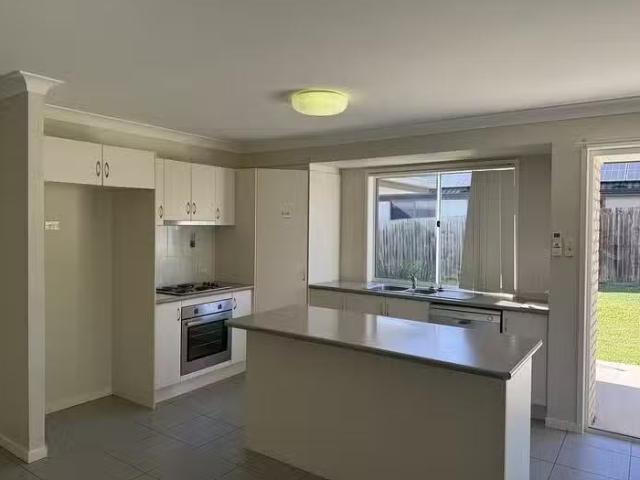 House for rent in Jones Hill, Queensland