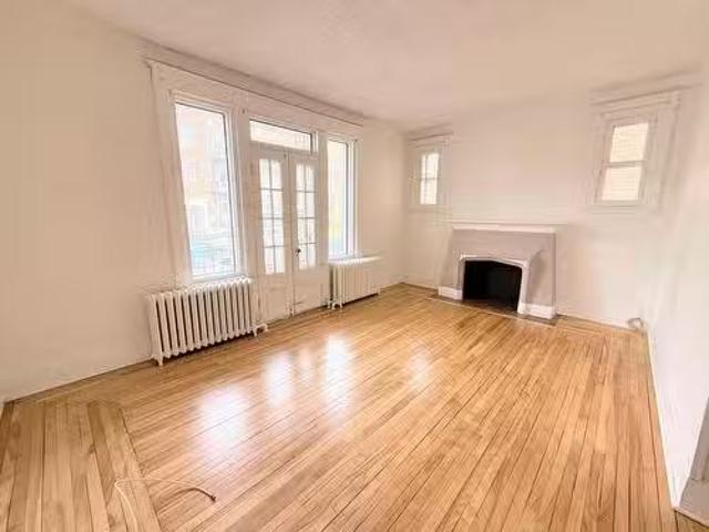 Apartment for rent in St. Leonard's, Quebec