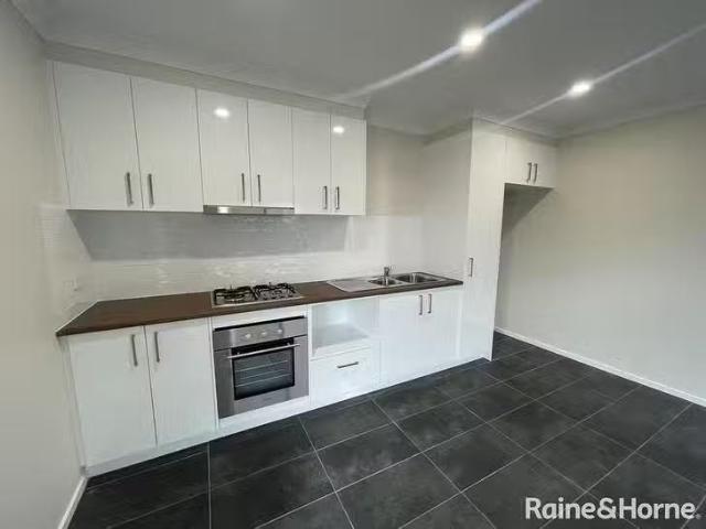 House for rent in Brisbane Grove, New South Wales