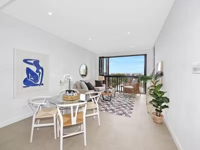 Apartment for rent in Eastlakes, New South Wales