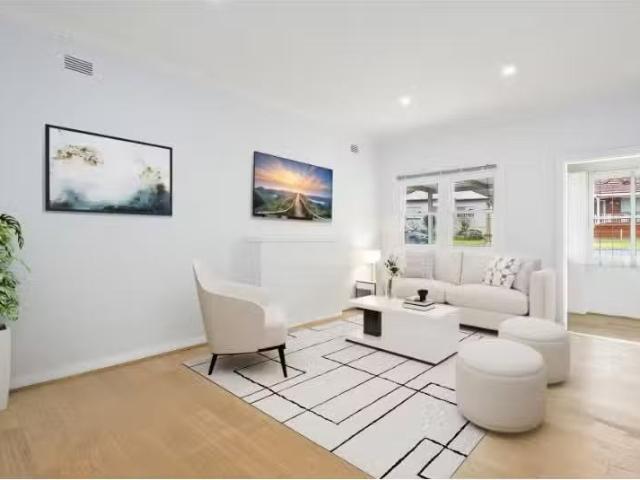 House for rent in Wollongong West, New South Wales