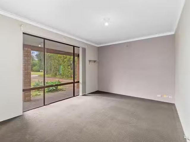 House for rent in Ballajura, Western Australia