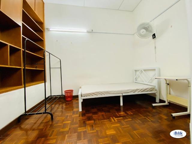 Room for rent in Petaling, Damansara Damai
