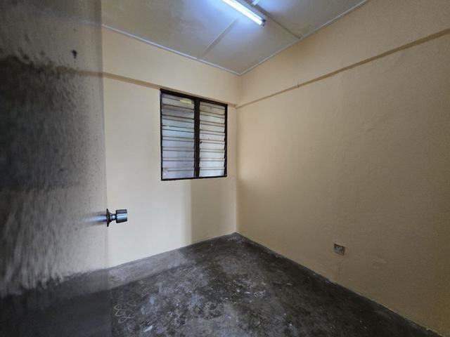 Flat for sale in Petaling, Alam Impian