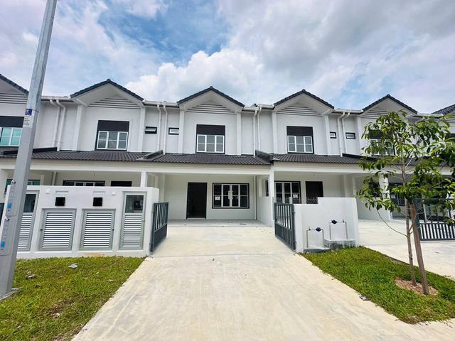 Terraced House for sale in Tanjong Sepat, Selangor