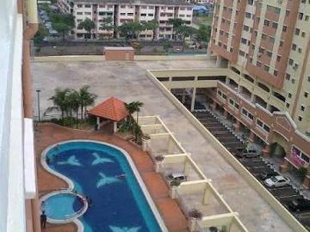 Serviced Residence for sale in Bandar Kinrara, Majlis Bandaraya Subang Jaya
