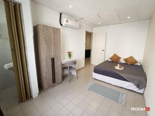Room for rent in Petaling, Damansara Damai