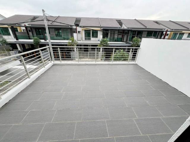 Terraced House for sale in Malaka