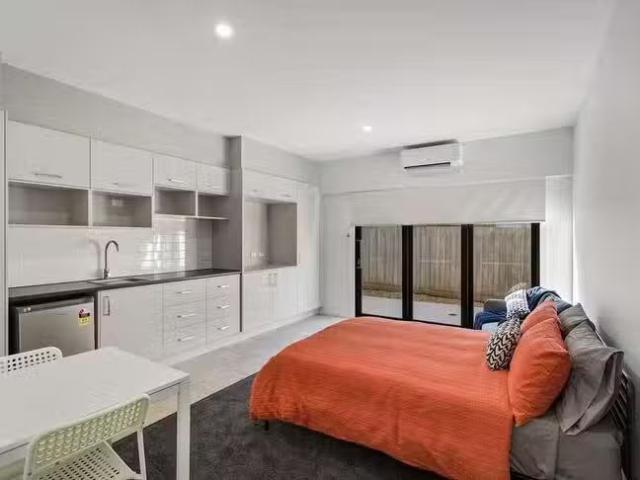 Apartment for rent in Hamlyn Heights, Victoria