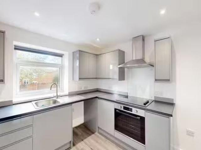 Apartment for rent in Daisy Hill, Lee Bank