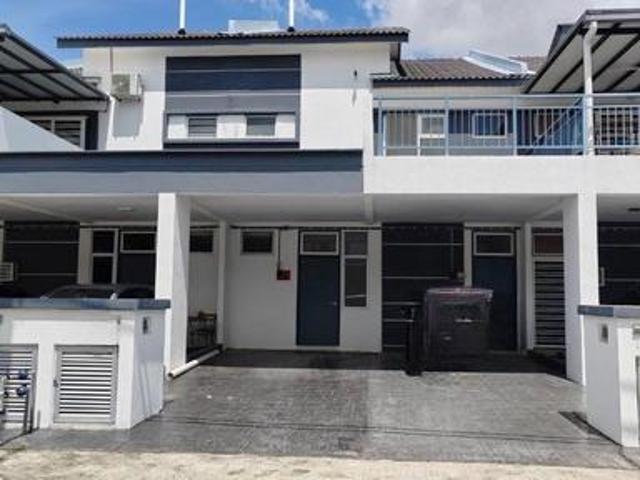 Townhouse for sale in Tanjong Sepat, Selangor