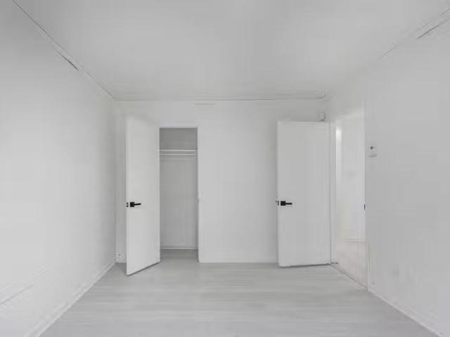 Condo for rent in St. Leonard's, Quebec