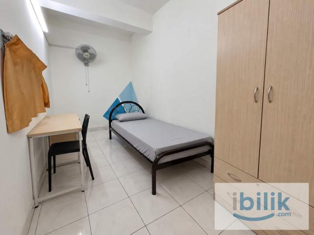 Room for rent in PJU 6, Petaling Jaya