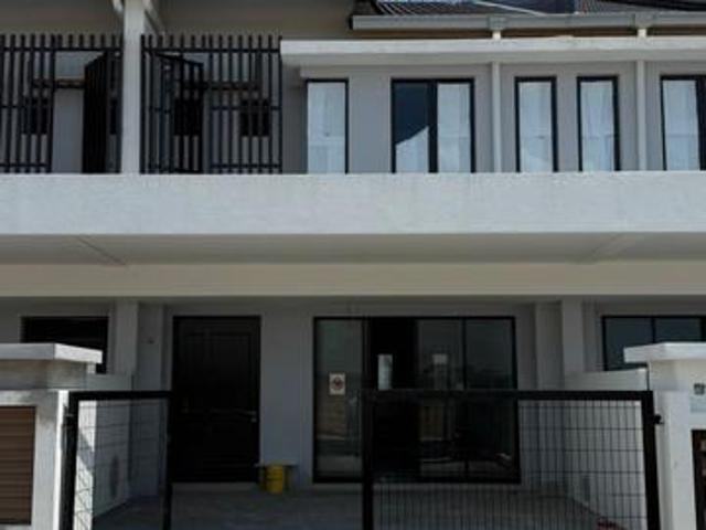 Terraced House for sale in Tanjong Sepat, Selangor